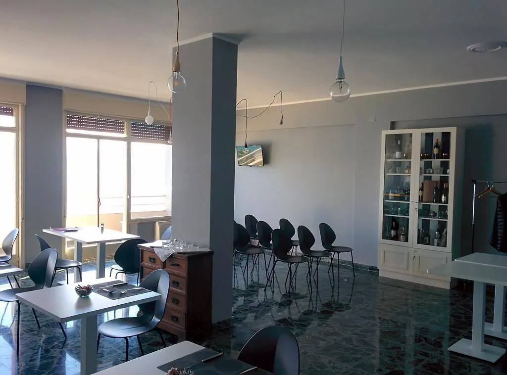 Ciauru Design B&B Messina 3*,